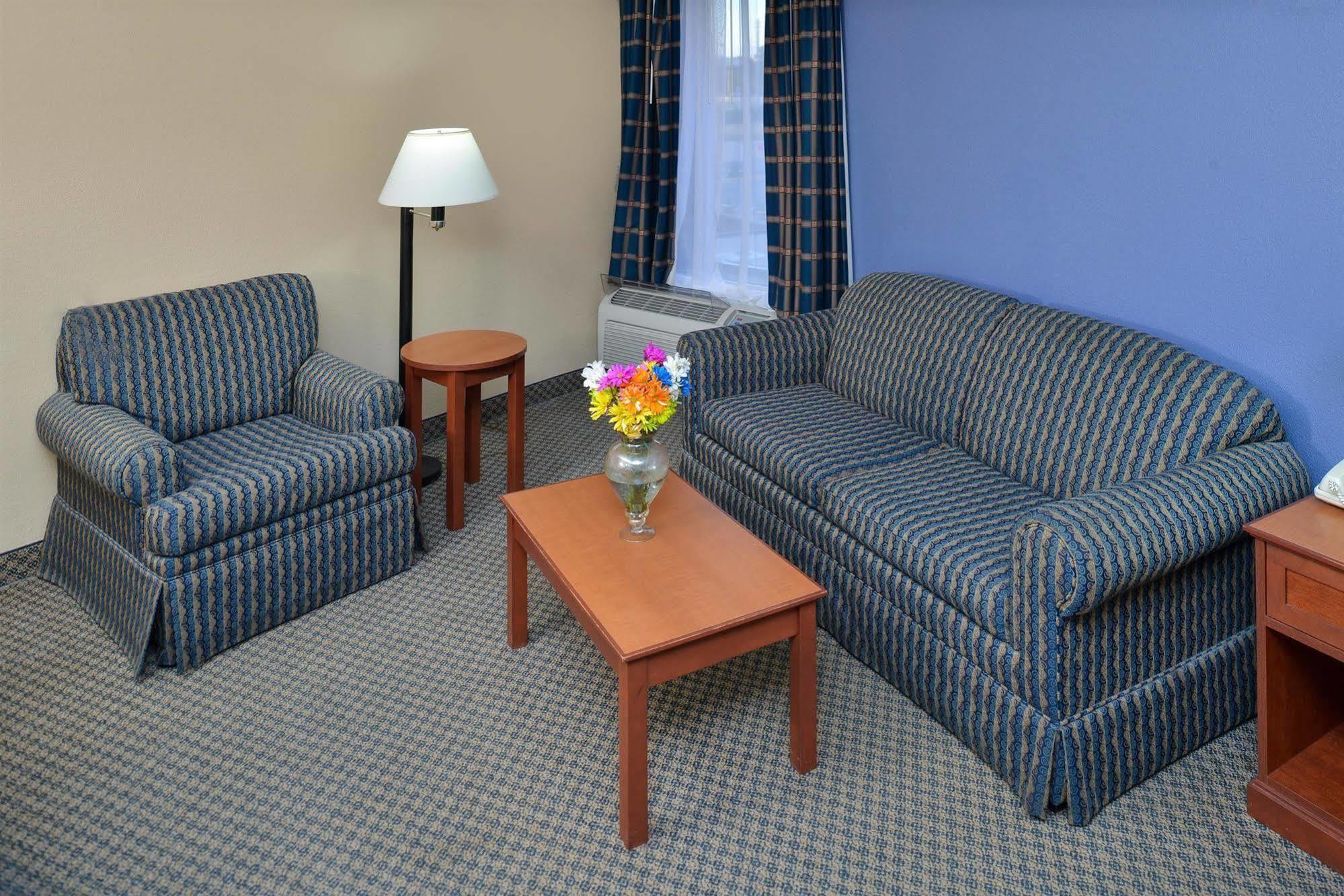 Red Roof Inn & Suites Macon Esterno foto