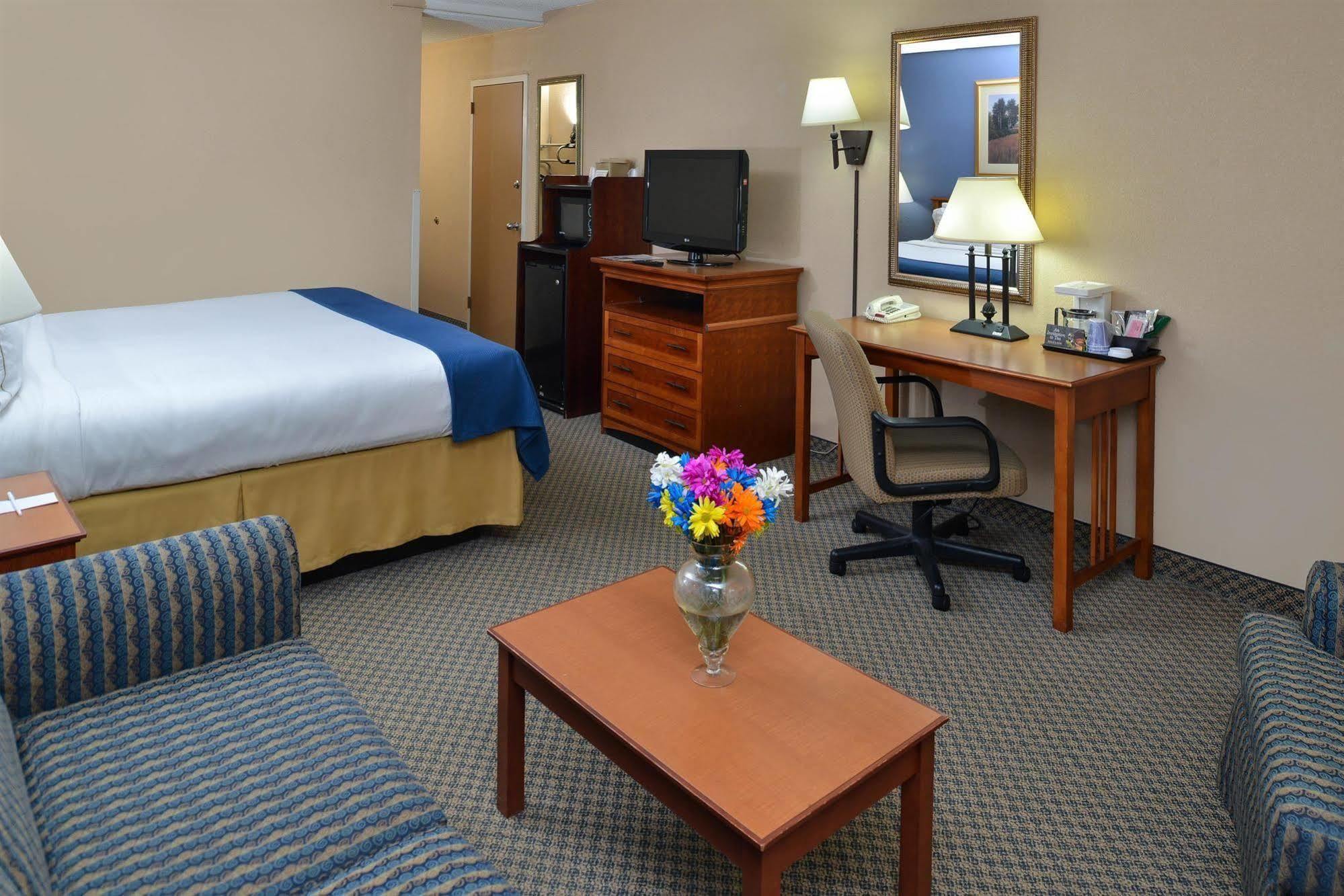 Red Roof Inn & Suites Macon Esterno foto