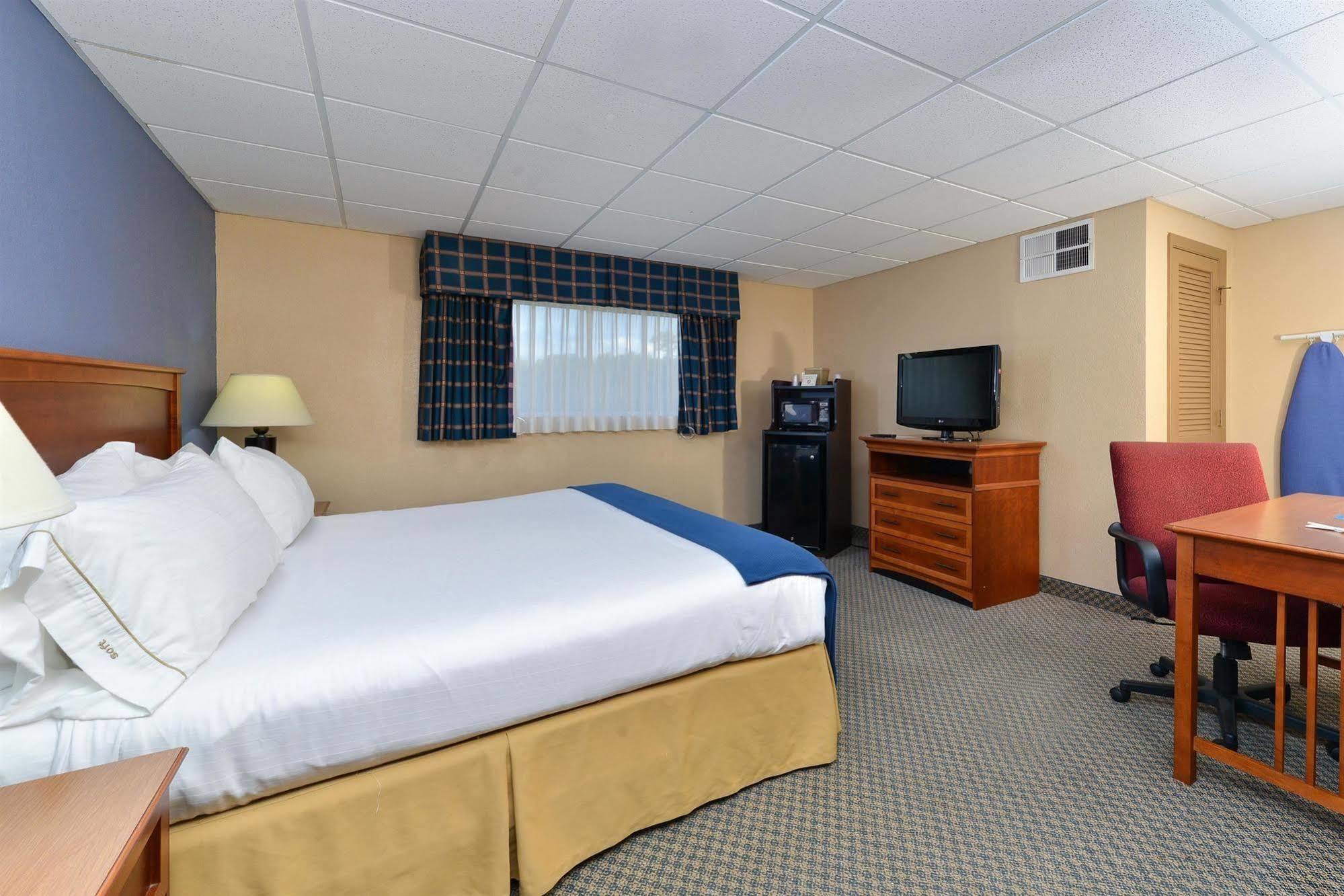 Red Roof Inn & Suites Macon Esterno foto