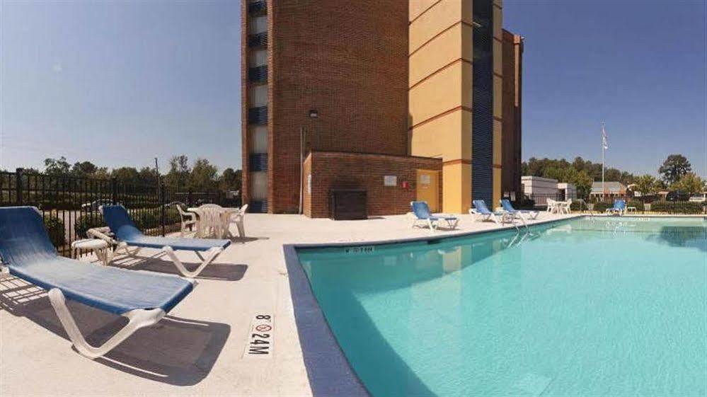 Red Roof Inn & Suites Macon Esterno foto